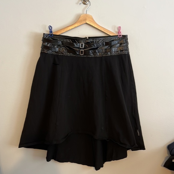 Tripp NYC Double Belted Hi-Low Hem Skirt - Picture 4 of 6